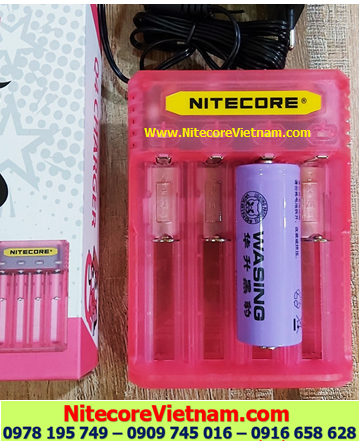 Nitecore Q4 (Bộ sạc 04 Khe Sạc kèm sẳn 01 pin SẠC WASING 26650 5000mAh đầu lồi lithium 3.7v) chính hãng